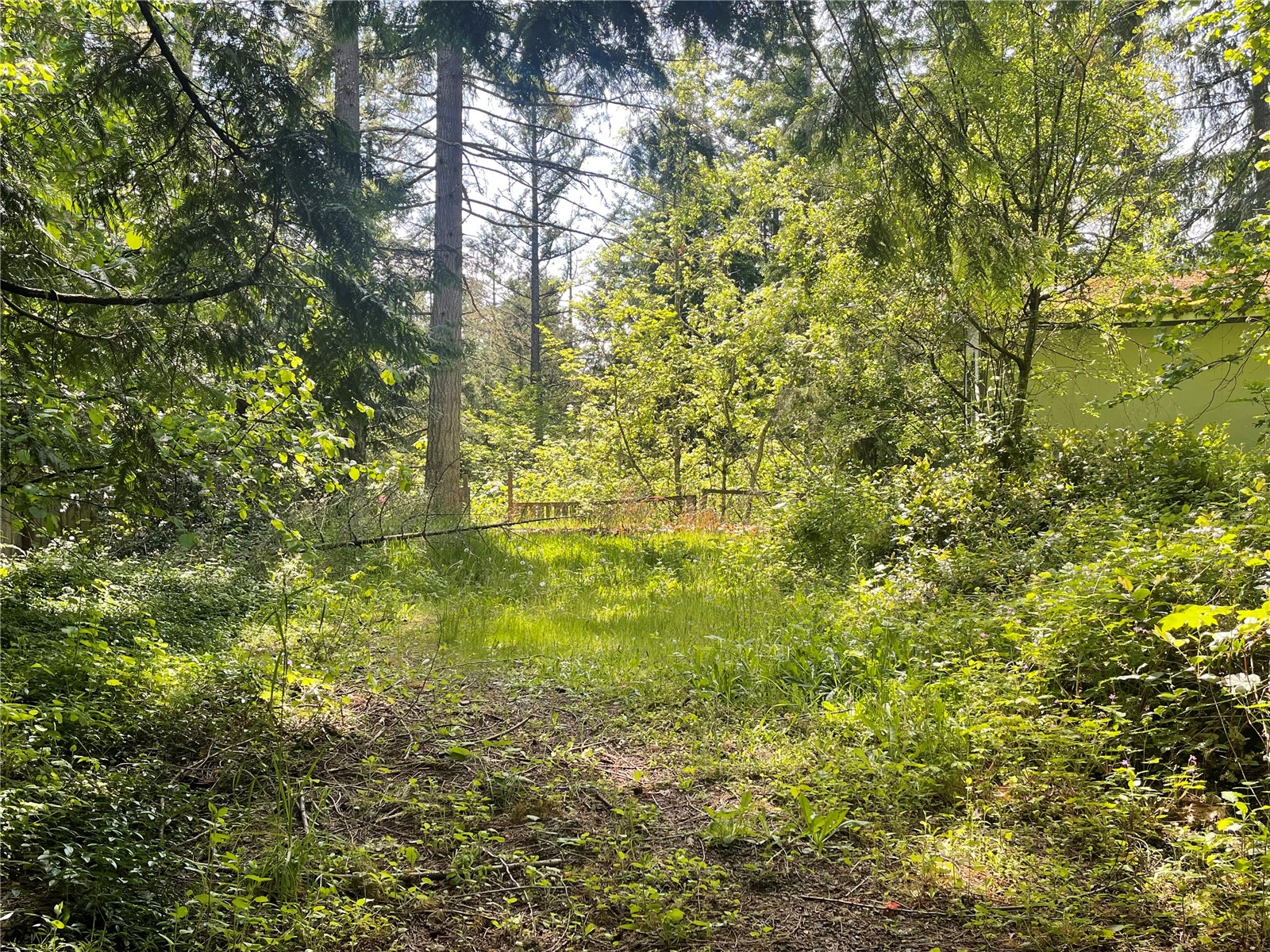 17533 E Clear Lake Boulevard SE