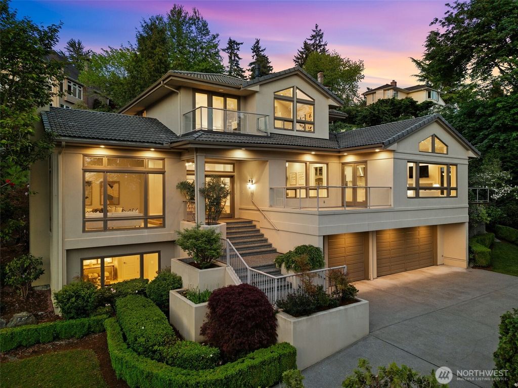 Photo of 8144 W Mercer Way, Mercer Island, WA 98040 (MLS # 2510948)