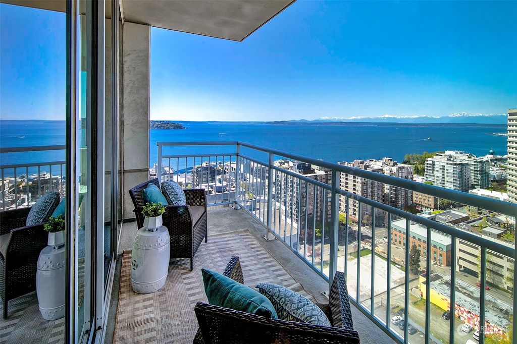 Photo of 2600 2nd Avenue #2502, Seattle, WA 98121 (MLS # 2183719)