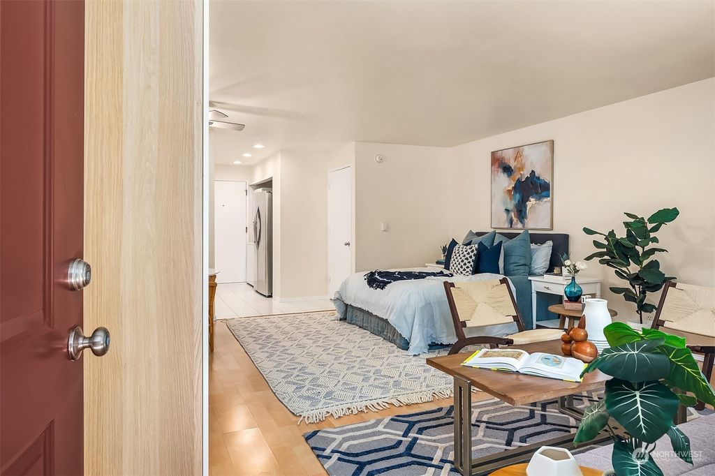 Photo of 2937 76th Avenue SE #31D, Mercer Island, WA 98040 (MLS # 2254624)