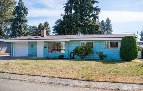 Photo of 650 Jefferson Avenue NE, Renton, WA 98056 (MLS # 2577678)