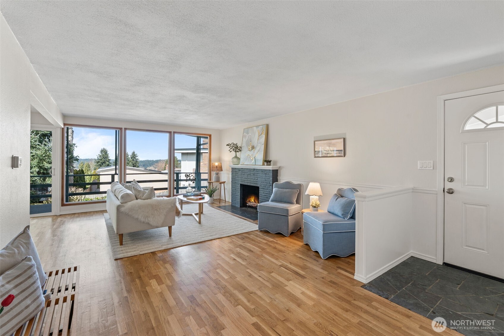 1710 N Bridgeview Dr