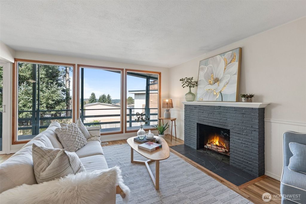 Photo of 1710 N Bridgeview Dr, Tacoma, WA 98406 (MLS # 2501100)