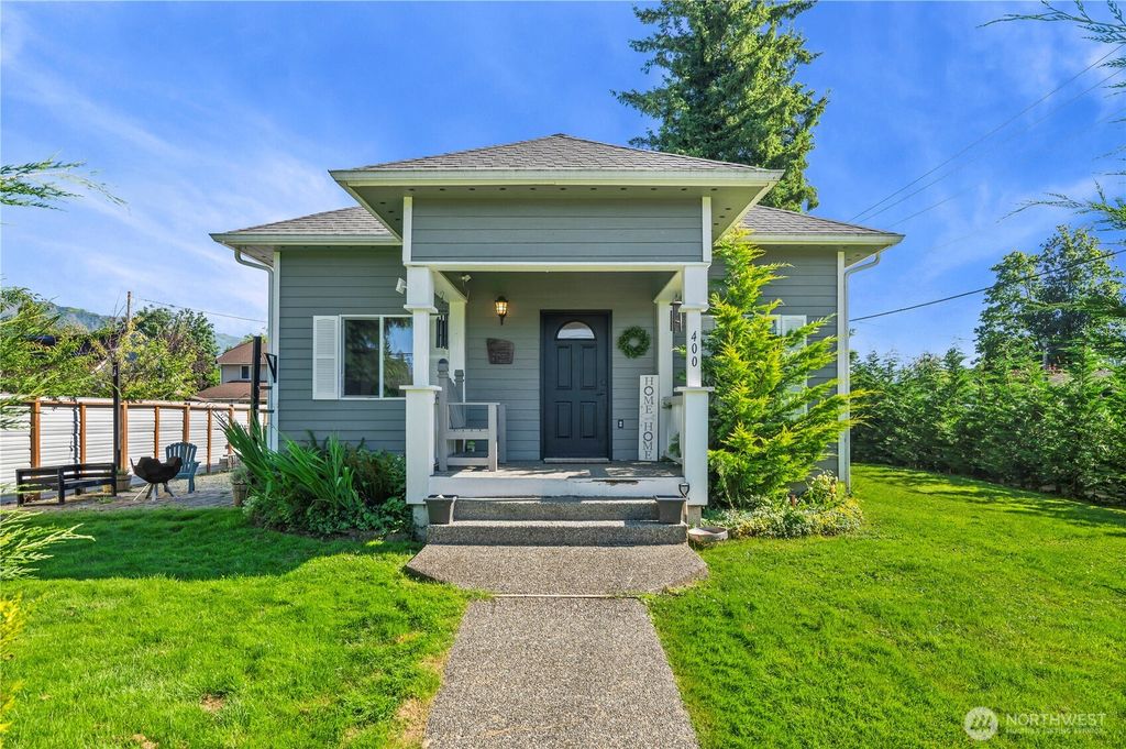 Photo of 400 Date Avenue, Sultan, WA 98294 (MLS # 2399181)