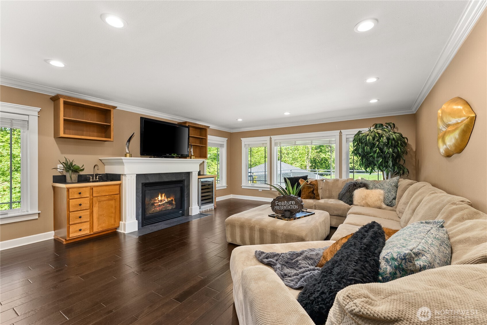 Olympia, Washington 98502, United States, 5 Bedrooms Bedrooms, ,6 BathroomsBathrooms,Residential,Active,125721