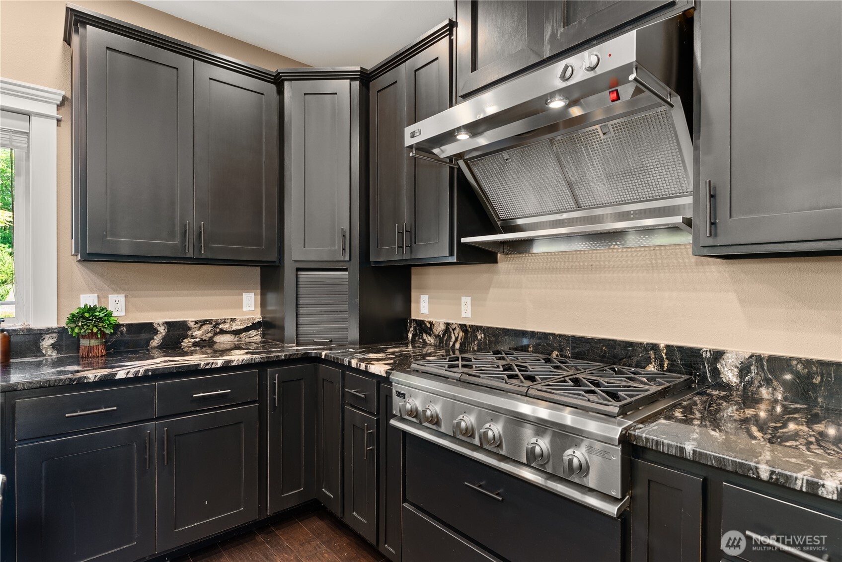 Olympia, Washington 98502, United States, 5 Bedrooms Bedrooms, ,6 BathroomsBathrooms,Residential,Active,125721