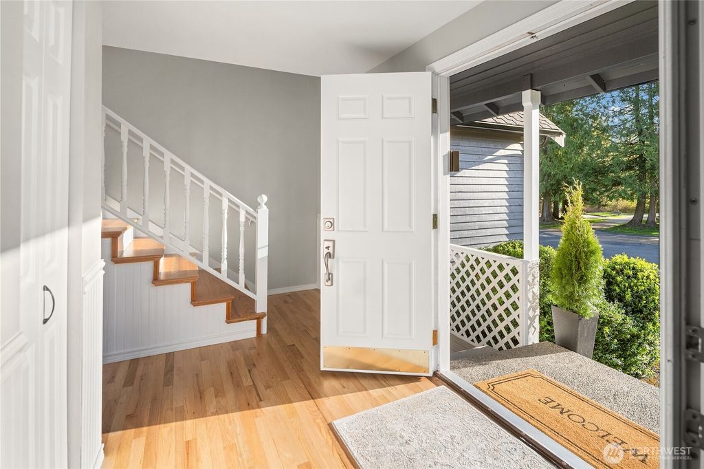 Photo of 1744 229th Avenue NE, Sammamish, WA 98074 (MLS # 2505149)