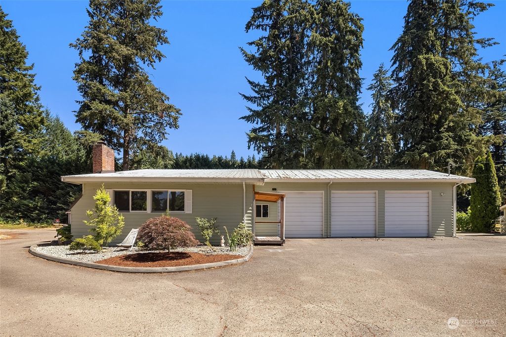 Photo of 5804 196th Avenue NE, Redmond, WA 98053 (MLS # 2002423)