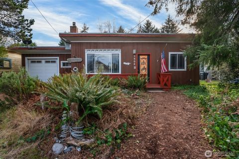 Photo of 1408 250th Place, Ocean Park, WA 98640 (MLS # 2462997)