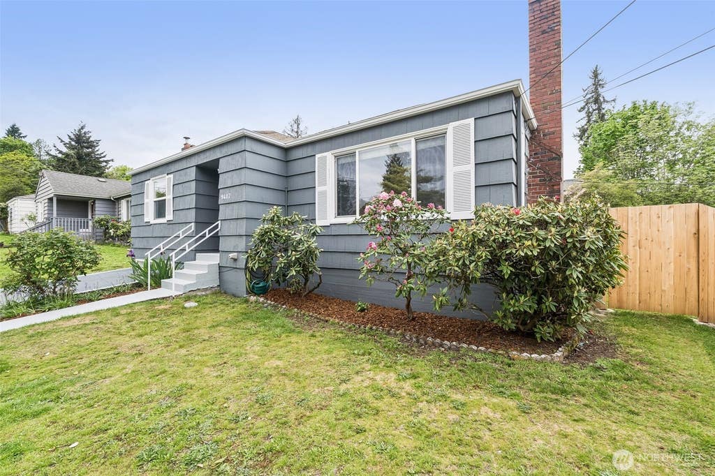Photo of 9417 44th Place NE, Seattle, WA 98115 (MLS # 2570227)