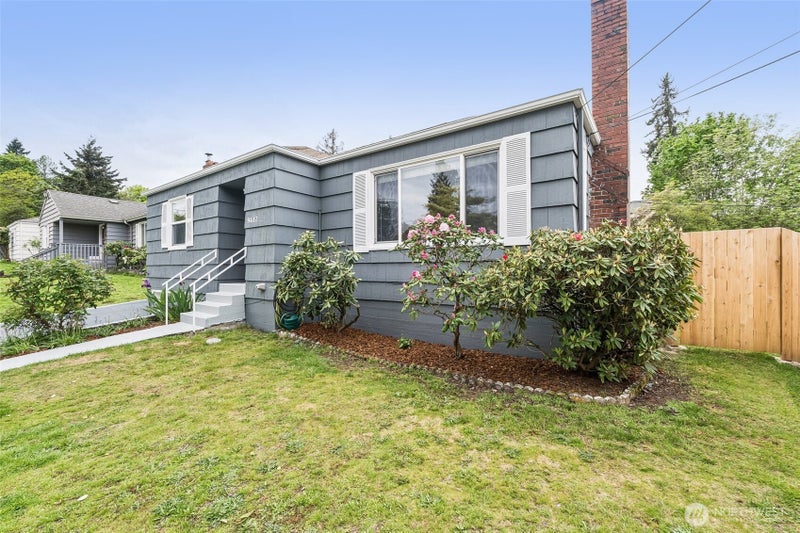 9417 44th Place NE