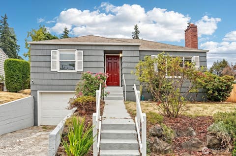 Photo of 9417 44th Place NE, Seattle, WA 98115 (MLS # 2570227)