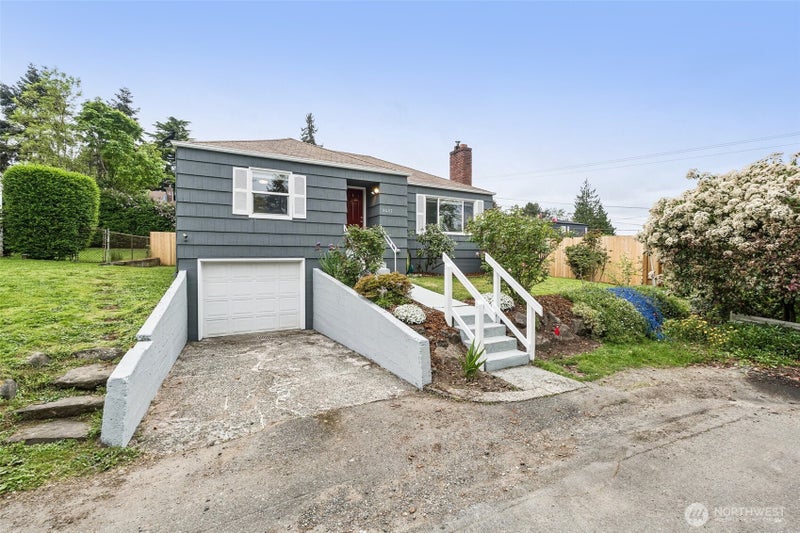 9417 44th Place NE