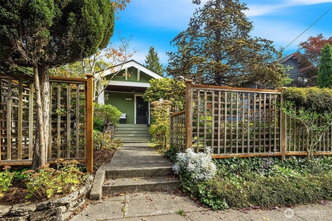 Photo of 1960 26th Avenue E, Seattle, WA 98112 (MLS # 2592081)