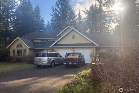 Photo of 21313 SE 215th Street, Maple Valley, WA 98038 (MLS # 2476312)
