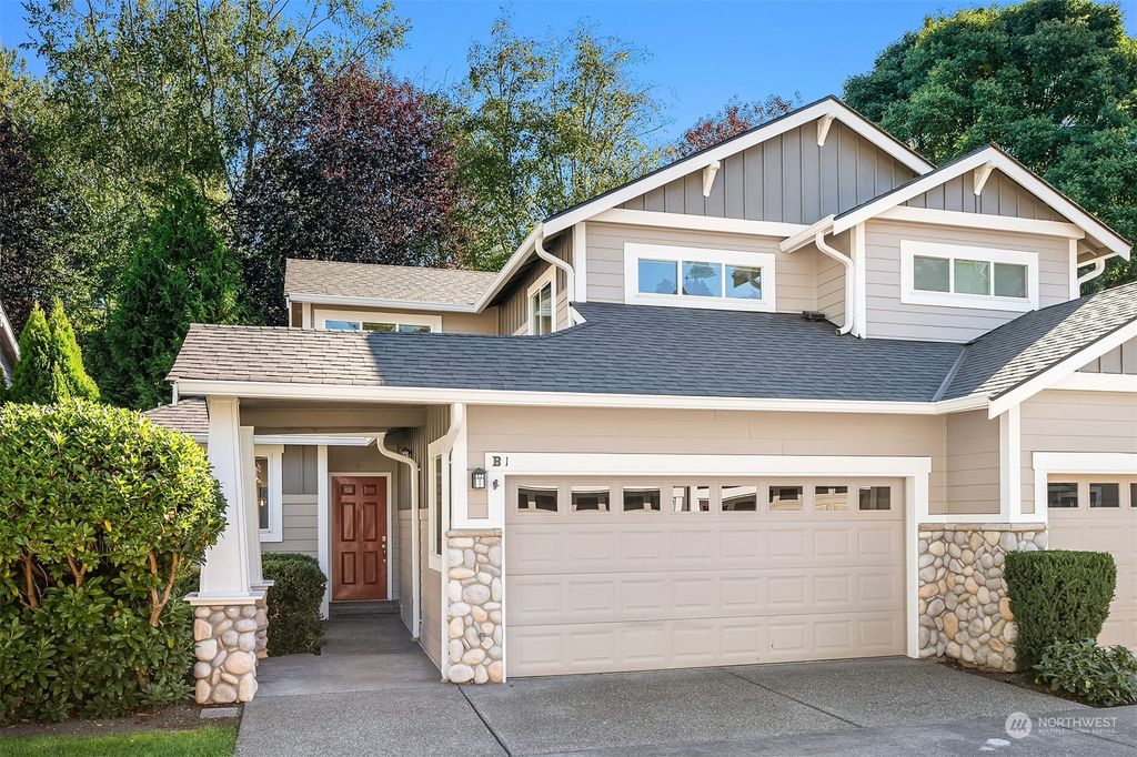 Photo of 685 NW Juniper Street #B1, Issaquah, WA 98027 (MLS # 2296649)