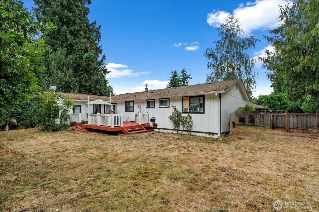 Photo of 13910 123rd Avenue NE, Kirkland, WA 98034 (MLS # 2432020)