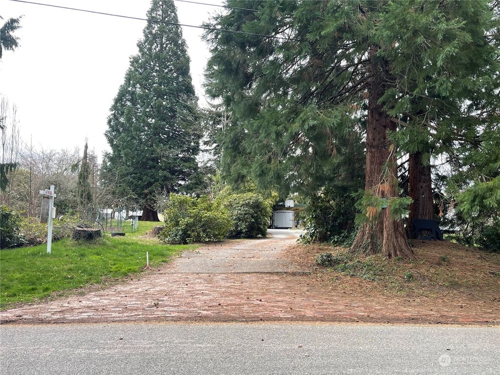 Photo of 13542 Lot X 39th Avenue NE, Seattle, WA 98125 (MLS # 2048625)