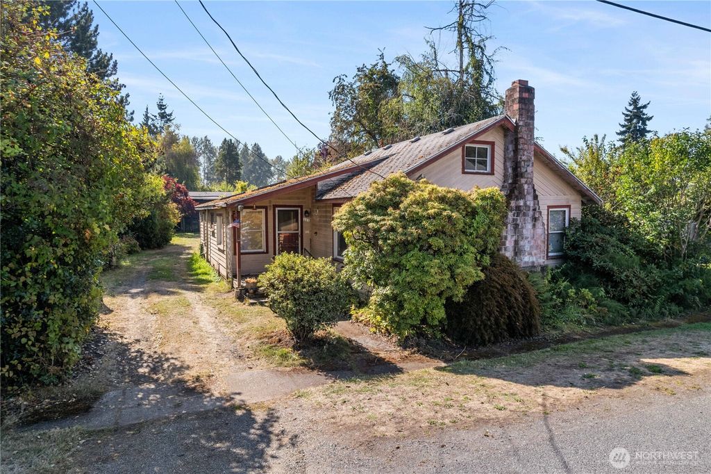 Photo of 111 4th Avenue SW, Pacific, WA 98047 (MLS # 2437909)