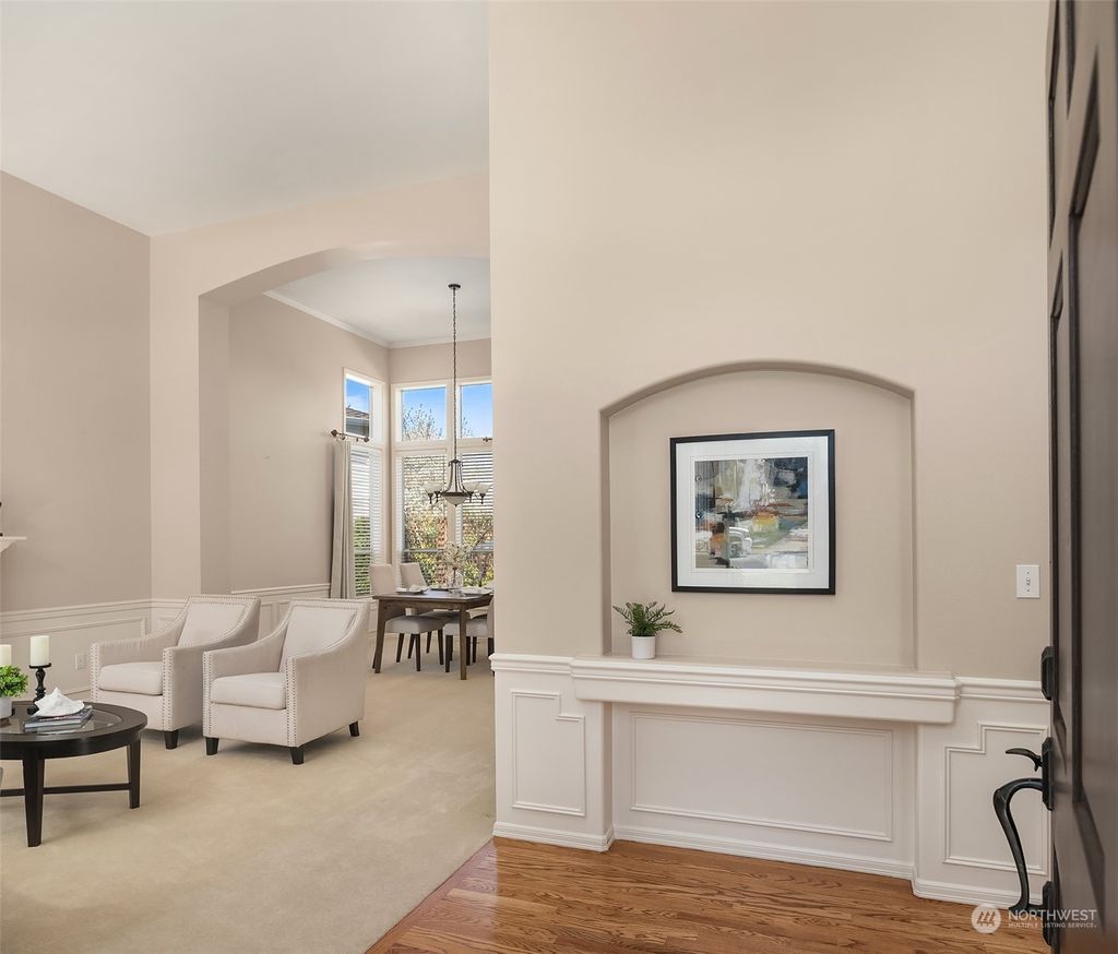 Photo of 19106 NE 45th Place, Sammamish, WA 98074 (MLS # 2058134)