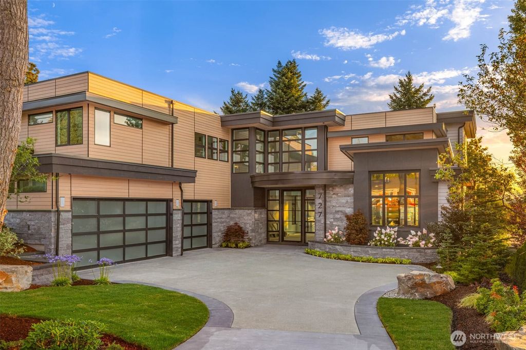 Photo of 727 2nd Street S, Kirkland, WA 98033 (MLS # 2427980)