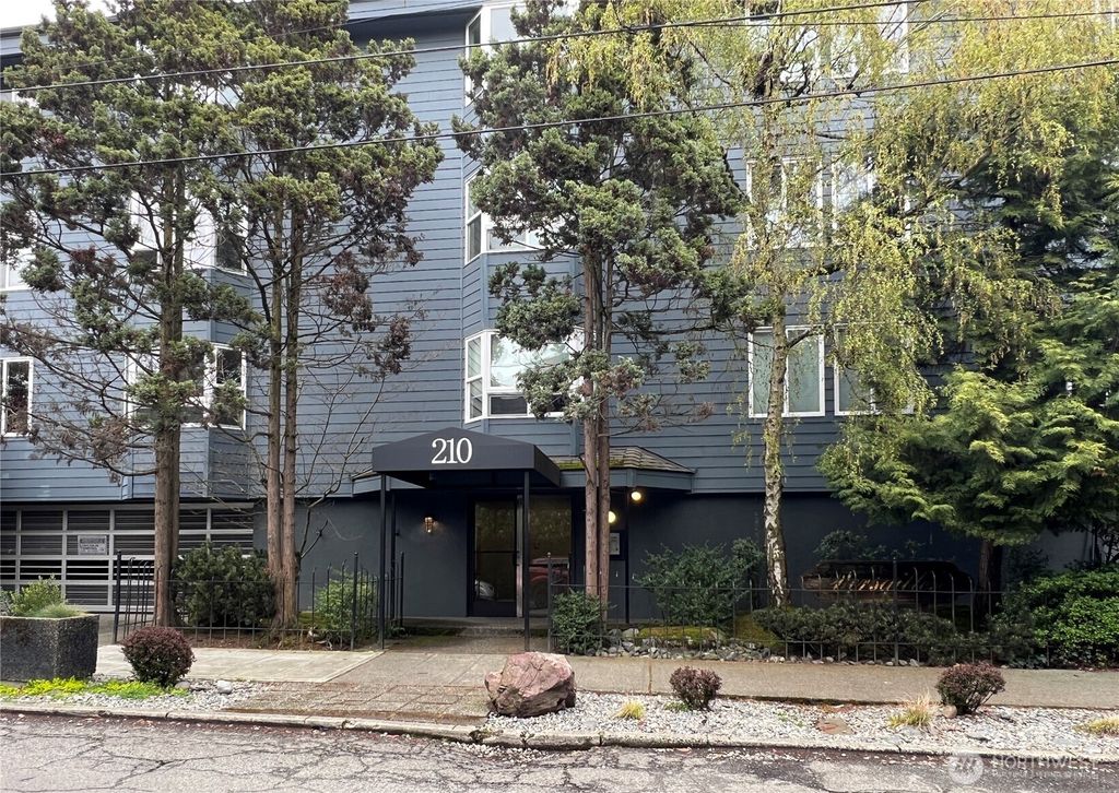 Photo of 210 Boylston Avenue E #103, Seattle, WA 98102 (MLS # 2508884)