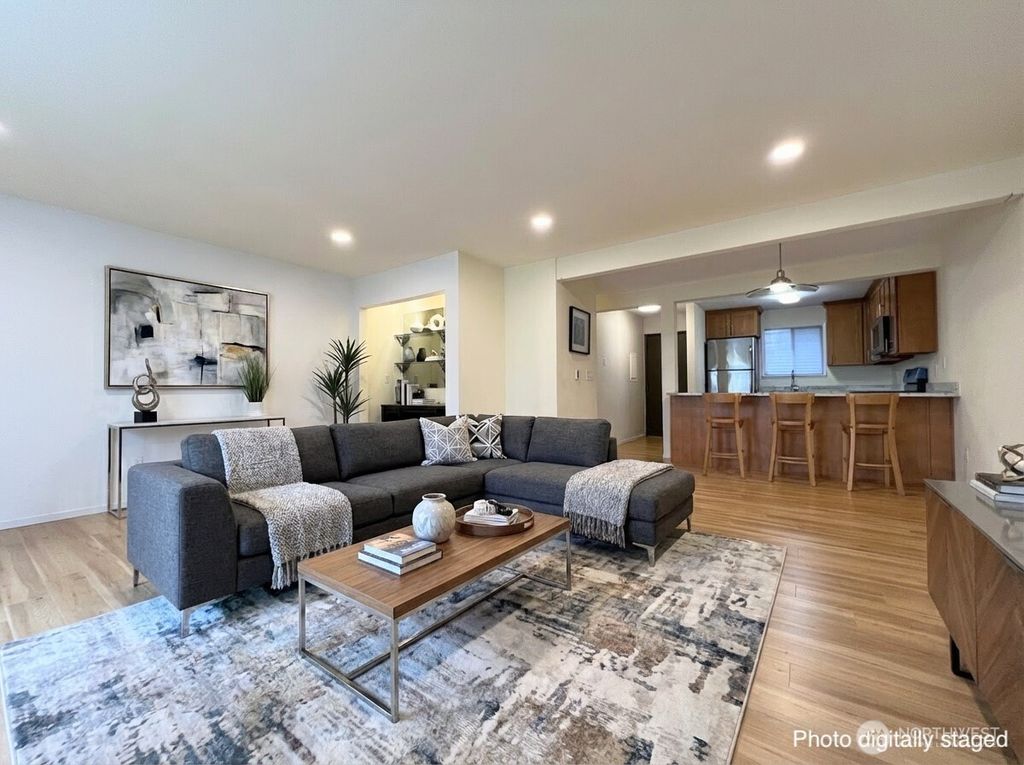 Photo of 210 Boylston Avenue E #103, Seattle, WA 98102 (MLS # 2508884)