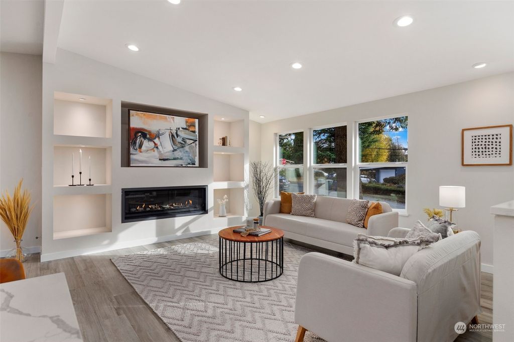 Photo of 16436 SE 8th Street, Bellevue, WA 98008 (MLS # 2180046)