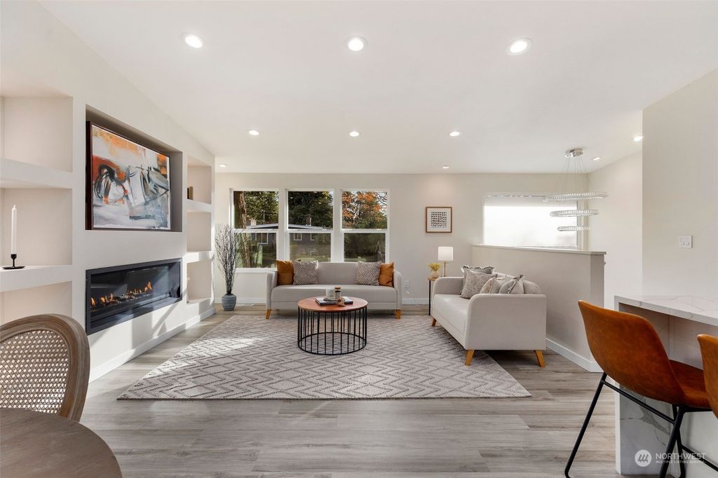 Photo of 16436 SE 8th Street, Bellevue, WA 98008 (MLS # 2180046)