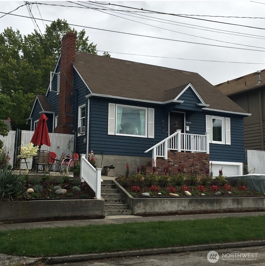 Photo of 1608 N 38th Street, Seattle, WA 98103 (MLS # 2352323)