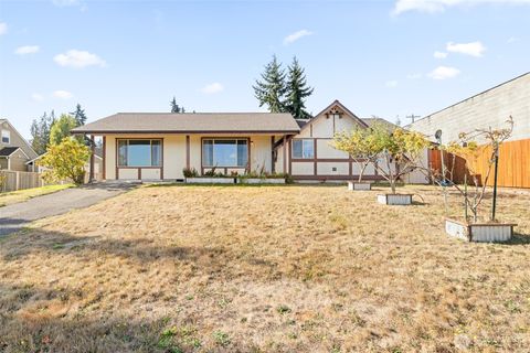 Photo of 934 W 13th Street, Port Angeles, WA 98363 (MLS # 2440648)
