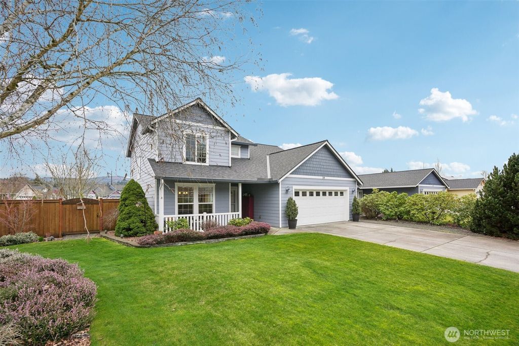 Photo of 39 Ironwood Drive, Longview, WA 98632 (MLS # 2490043)
