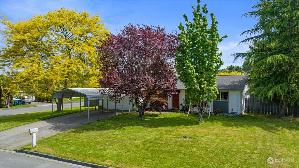 Photo of 5725 64th Avenue NE, Marysville, WA 98270 (MLS # 2240626)