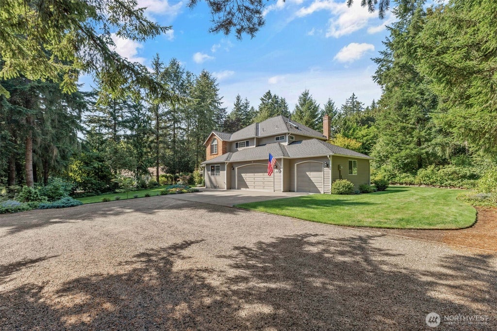 Photo of 19318 SE 328th Place, Kent, WA 98042 (MLS # 2592930)