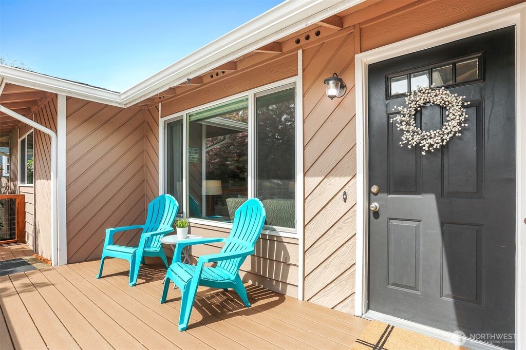 Photo of 16808 5th Avenue SE, Bothell, WA 98012 (MLS # 2517099)