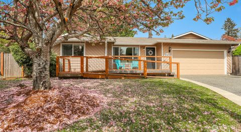 Photo of 16808 5th Avenue SE, Bothell, WA 98012 (MLS # 2517099)