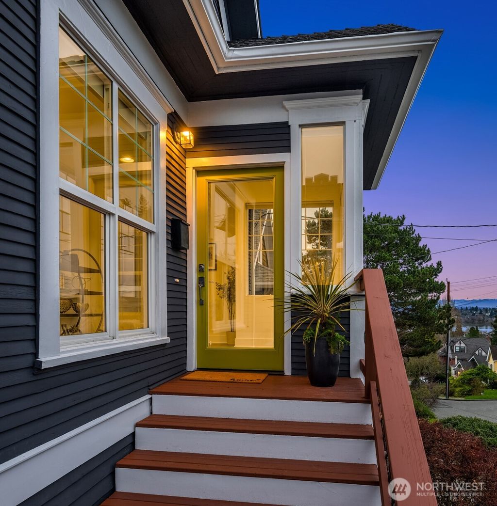 Photo of 336 N 70th Street, Seattle, WA 98103 (MLS # 2476854)