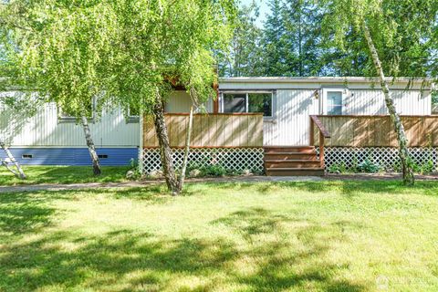 Photo of 2106 Kent Avenue W, Bremerton, WA 98312 (MLS # 2528429)