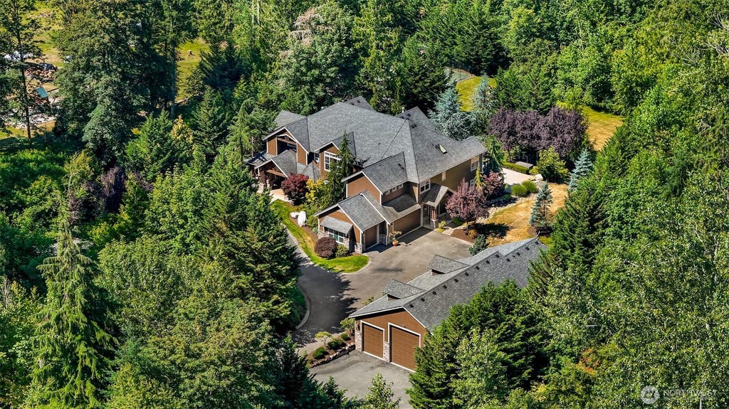 Photo of 8015 228th Avenue NE, Redmond, WA 98053 (MLS # 2572188)