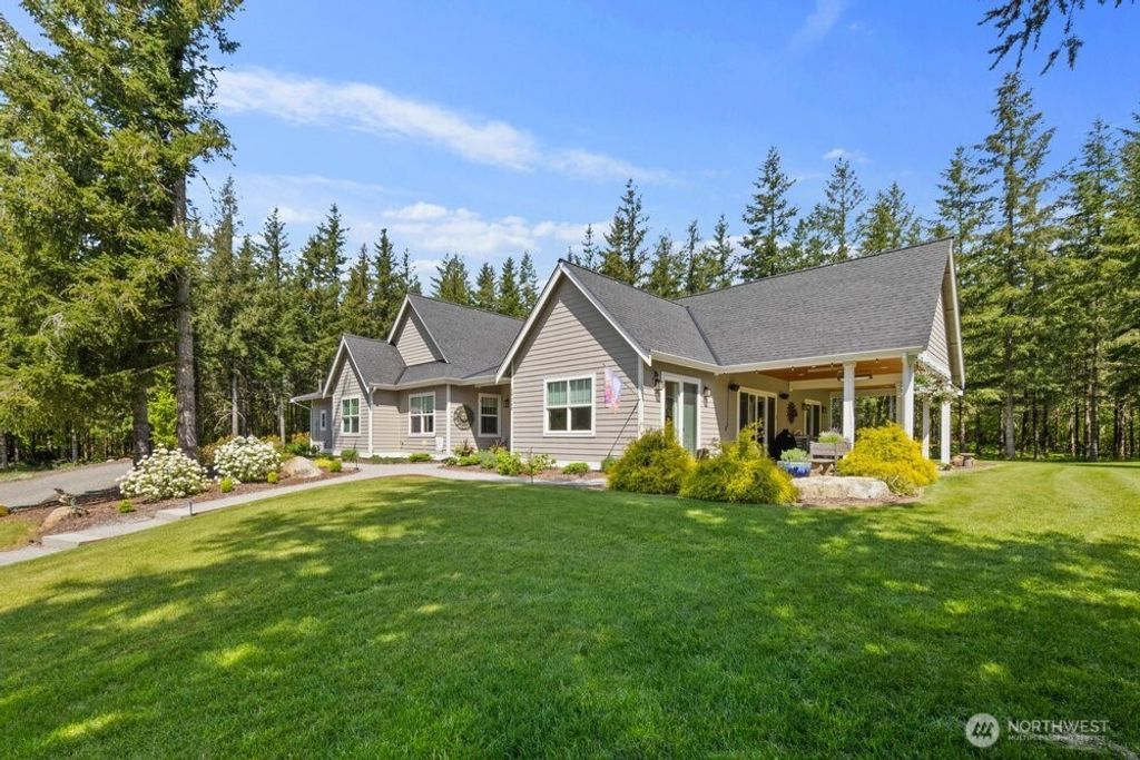Photo of 29260 305th Court SE, Ravensdale, WA 98051 (MLS # 2530903)