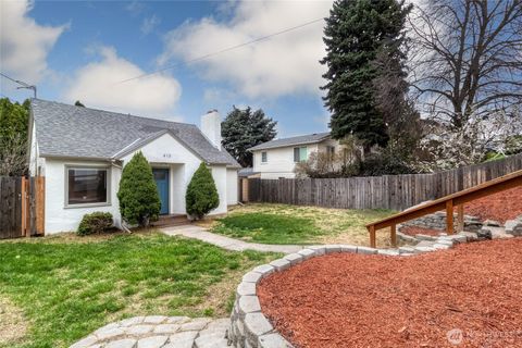 Photo of 415 SE 5th Street, College Place, WA 99324 (MLS # 2495848)