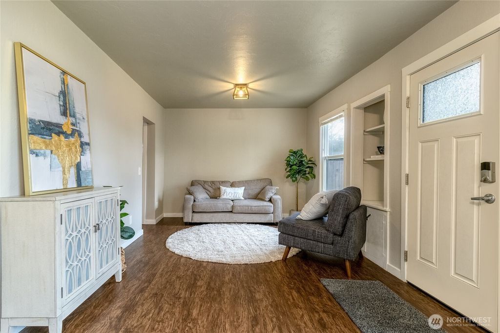 Photo of 415 SE 5th Street, College Place, WA 99324 (MLS # 2495848)