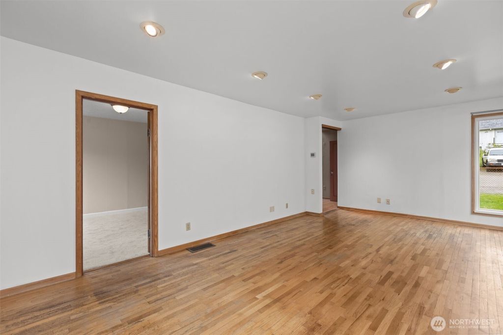 Photo of 7123 32nd Avenue SW, Seattle, WA 98126 (MLS # 2518915)