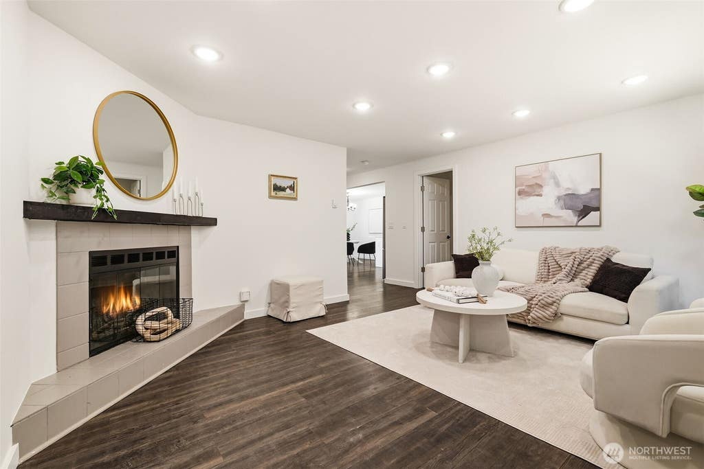 Photo of 12042 14th Avenue NE, Seattle, WA 98125 (MLS # 2554979)