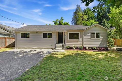 Photo of 12042 14th Avenue NE, Seattle, WA 98125 (MLS # 2554979)