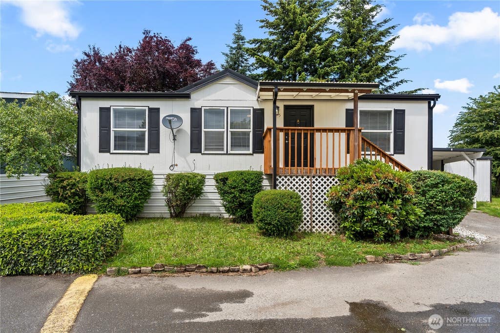 Photo of 1112 Long Road #5, Centralia, WA 98531 (MLS # 2539795)