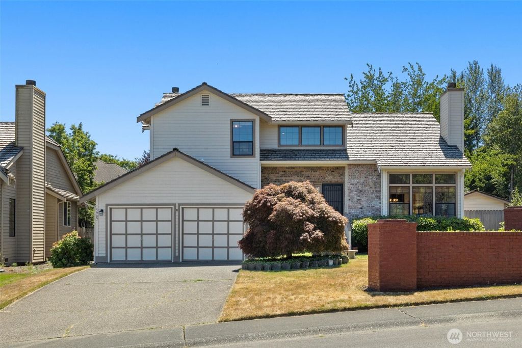 Photo of 5907 S 296th Place, Auburn, WA 98001 (MLS # 2404027)