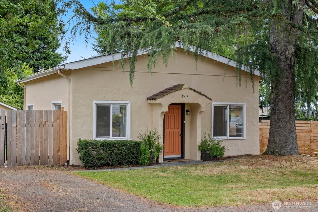 Photo of 3514 SW 98th St ST, Seattle, WA 98126 (MLS # 2549148)