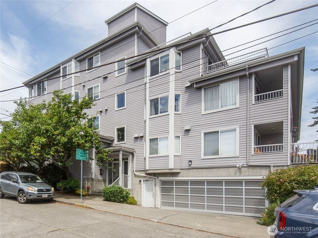 Photo of 1000 NE 88th Street #303, Seattle, WA 98115 (MLS # 2391725)