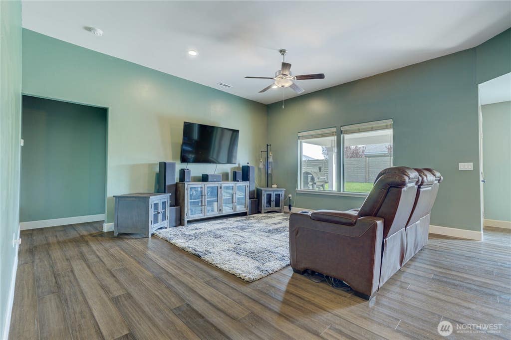 Photo of 6017 Cotswold Lane, Pasco, WA 99301 (MLS # 2568724)